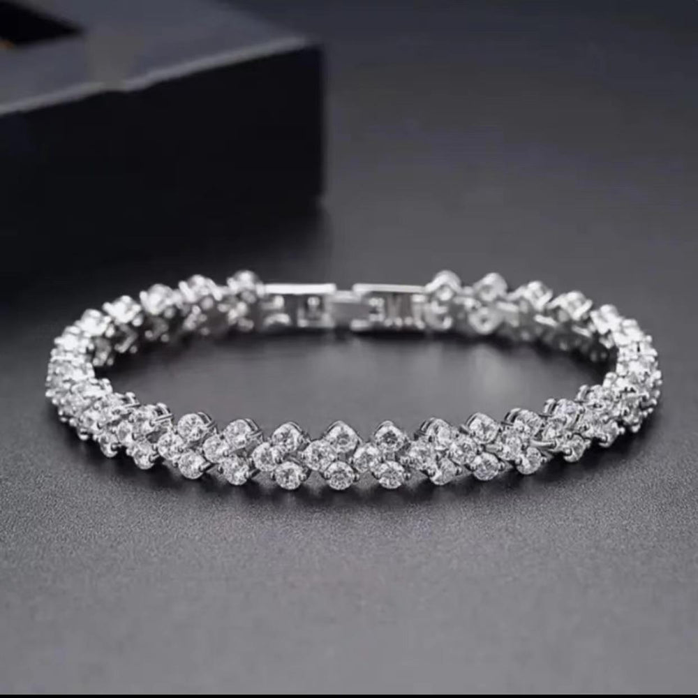 Roman Link Crystal Bracelet – Bold Sparkling Statement - view 4