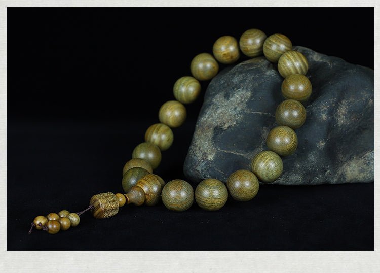 Green Sandalwood Rosary | Handheld with Lucky Charm - view 4