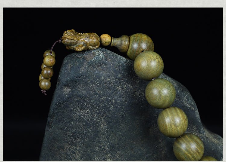 Green Sandalwood Rosary | Handheld with Lucky Charm - view 8