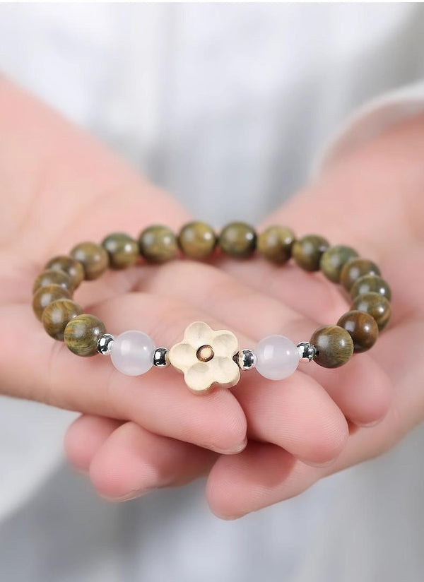Green Sandalwood Bracelet with Carved Flower