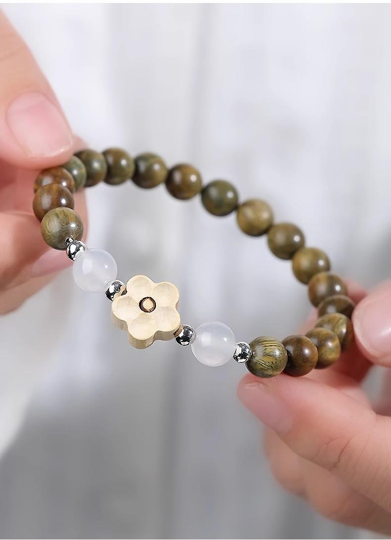 Green Sandalwood Bracelet with Carved Flower - view 2
